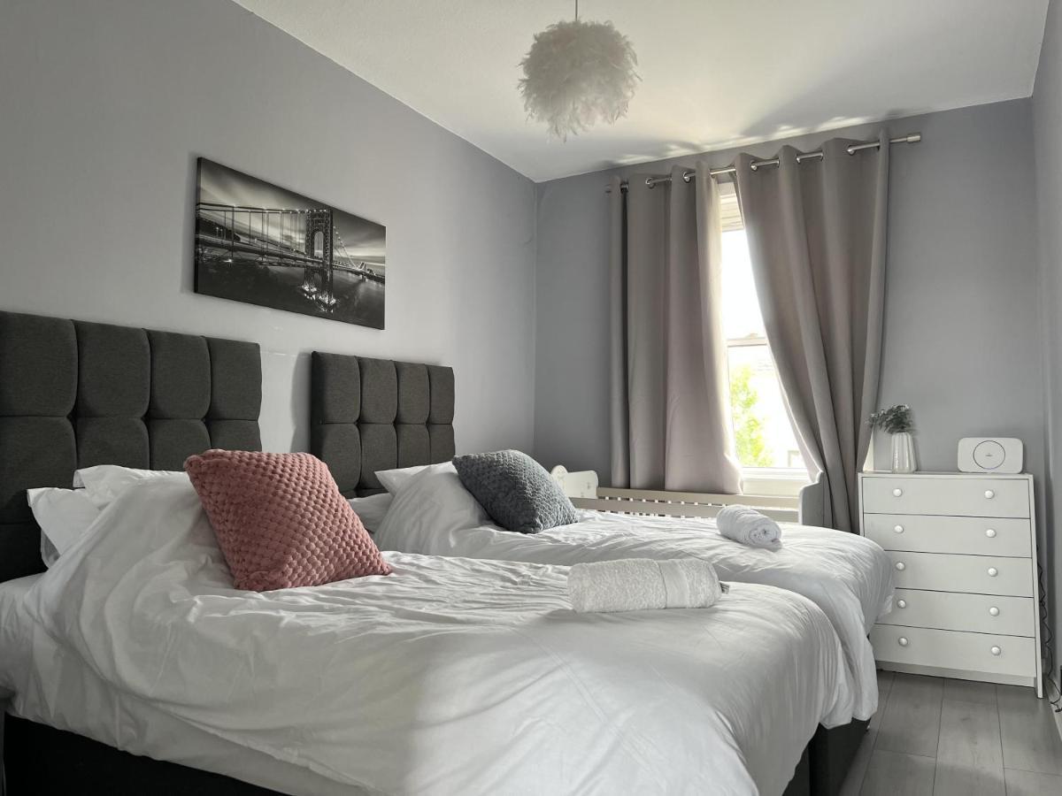 Captivating 2-Bed Apartment In Kirkcaldy Exterior photo
